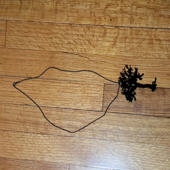 Tree necklace - Picture 3 of 3